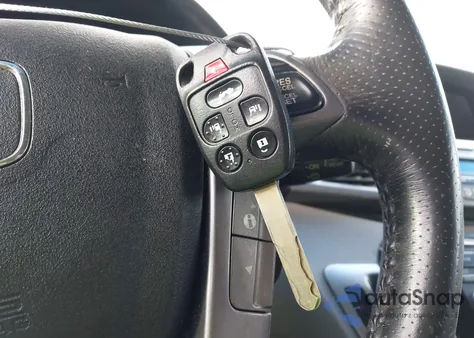 2011 Honda Odyssey Touring/Touring Elite from USA, damaged, VIN 5FNRL5H99BB047305